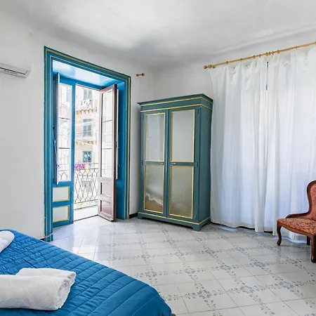 Piazza Pretoria & Quattro Canti Roomy Flats With Balconies *