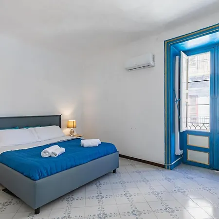 Piazza Pretoria & Quattro Canti Roomy Flats With Balconies Apartment Palermo