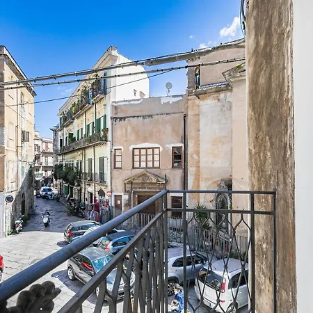 Piazza Pretoria & Quattro Canti Roomy Flats With Balconies * Palermo